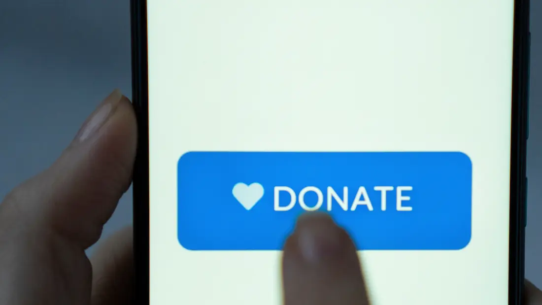 Donate button on a phone screen